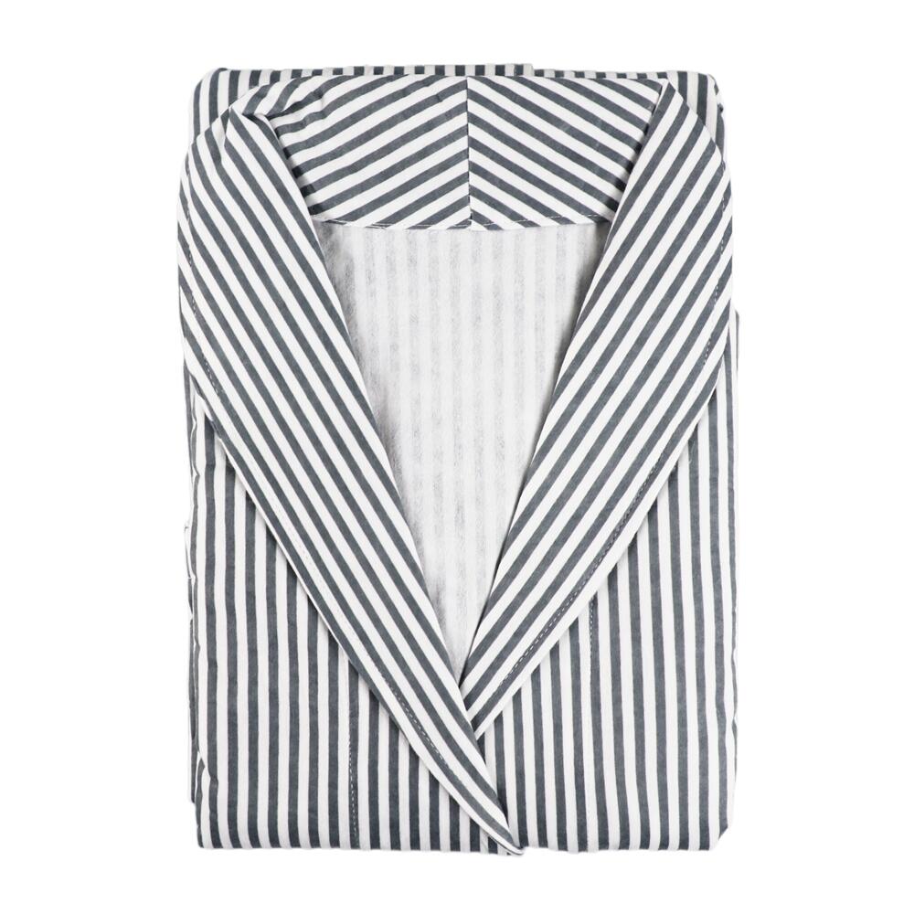 Wholesale Disposable Bathrobes for Men – Black & White Floral Print | OEM & ODM Nonwoven Spa Robes Supplier