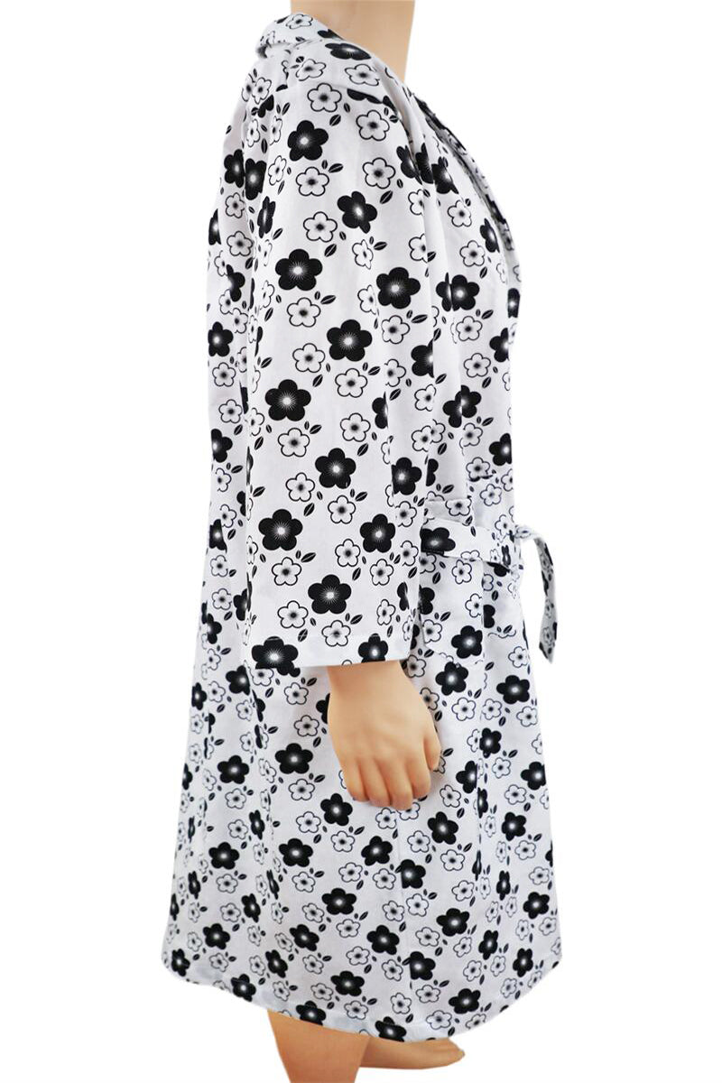 Wholesale Disposable Bathrobes for Men – Black & White Floral Print | OEM & ODM Nonwoven Spa Robes Supplier