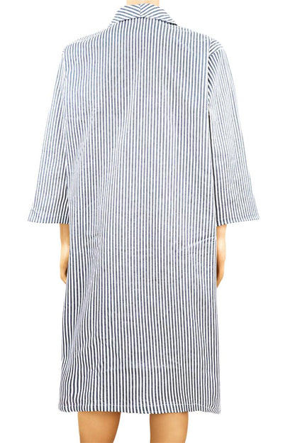 Wholesale Disposable Bathrobes for Men – Black & White Floral Print | OEM & ODM Nonwoven Spa Robes Supplier